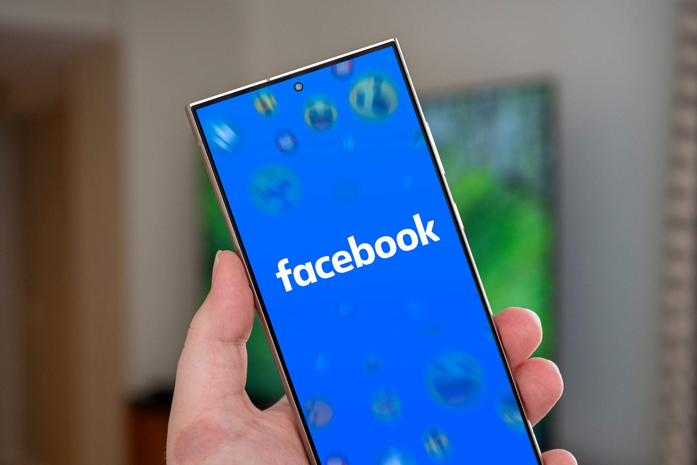 Мені б хотілося, щоб Facebook так само добре пропонував вміст, як і рекламу