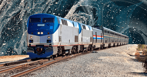 Поїзд Amtrak на рейках на блакитному тлі.