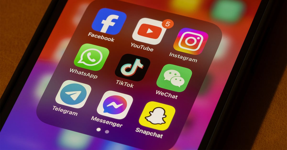 Конкуренти TikTok приходять за його електронну комерцію