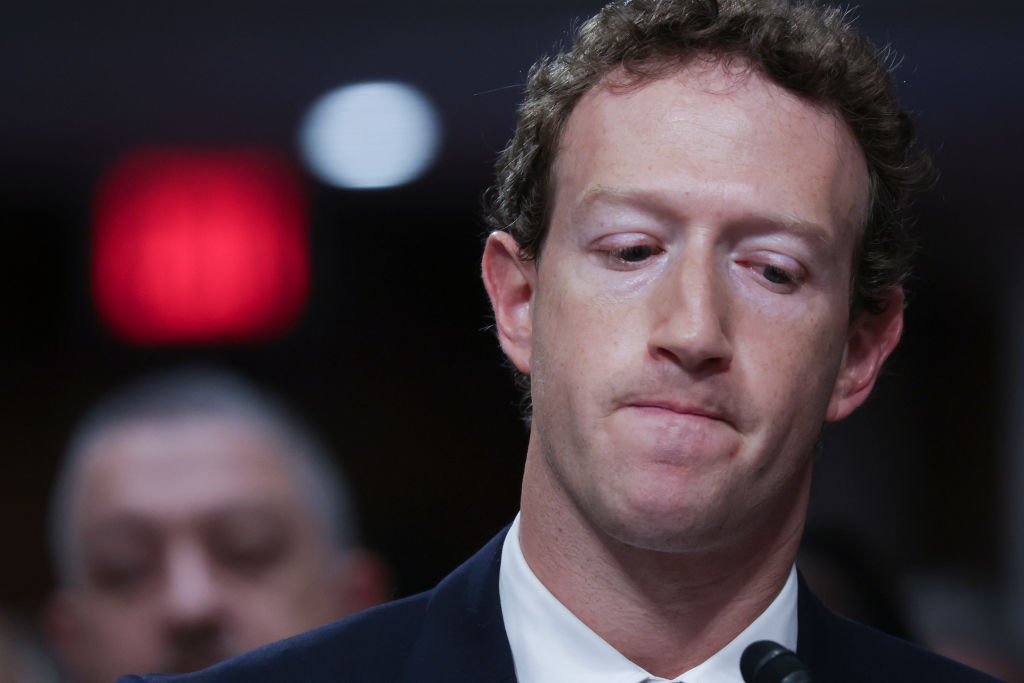 Як видалити Facebook, Instagram та теми