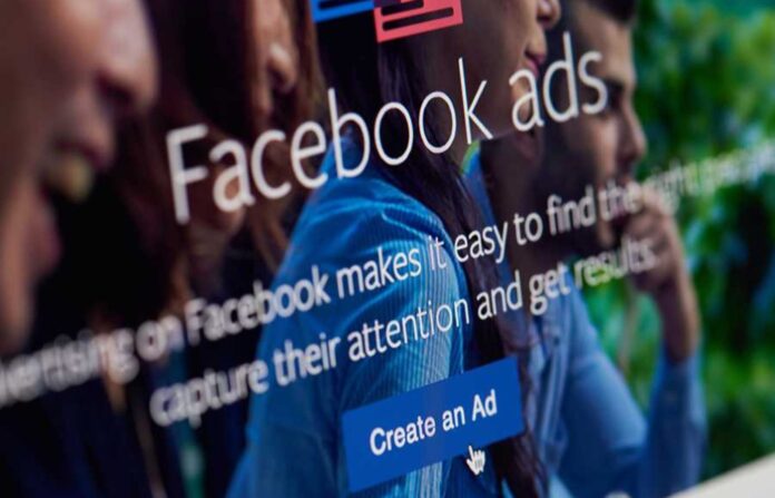 Екран оголошень у Facebook.