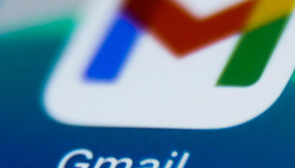 Додаток Gmail на екрані.