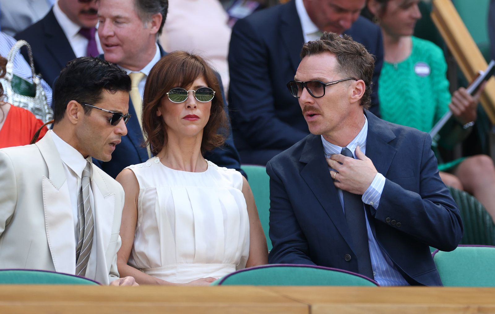 Зображення може містити Benedict Cumberbatch Rami Malek Nick Clegg Sophie Hunter Accessories Офіційна краватка та окуляри