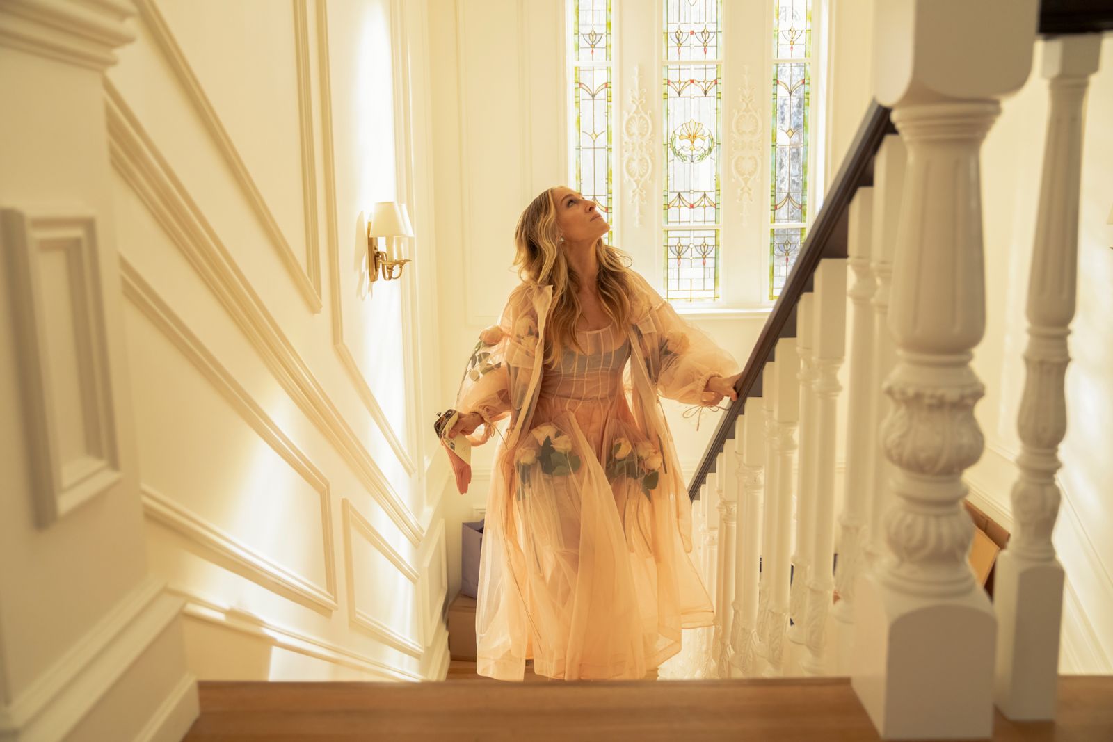 Керрі Бредшоу і просто так ... висхідна сходи в її квартирі парку Грамерсі Парк Білі стіни, пофарбовані ...