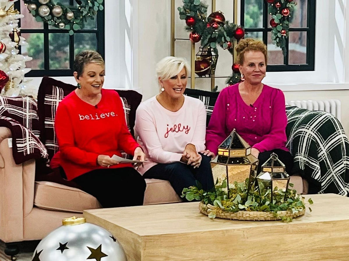 Зустріньте Кім Гравій, QVC Breakout Star та Forbes 50 за 50 честь