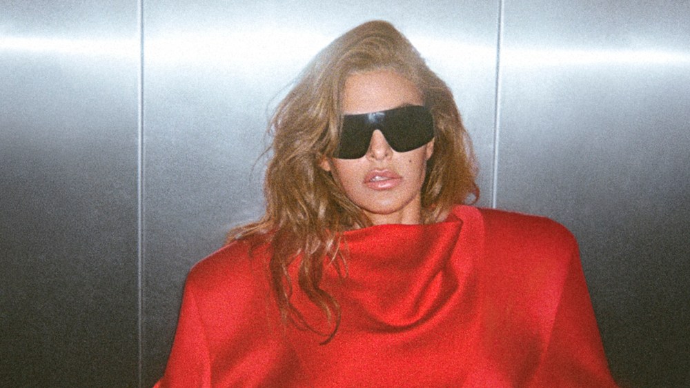 Стелла Маккартні запускає розкішні торгові шоу з Eva Mendes