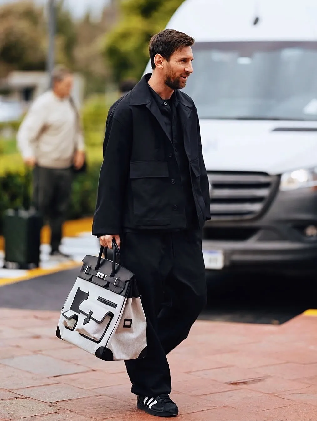 Вчора Ліонель Мессі, що носить рідкісний 2021 Hermes Geoland Cargo Birkin Bag💼 👜#wyw 📸