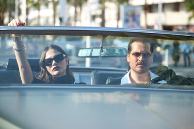 Ешреф Руя, виконавці головних ролей Гаджатай Улусой і Демет Аздемір під час спеціальної зйомки в Каннах