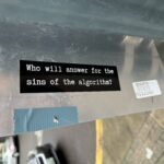 Менші гравці виходять через тріщини в медіа-тріополії