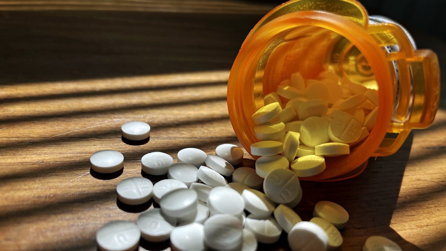 Існують значні прогалини у відстеженні вживання опіоїдів серед отримувачів Medicare у SNF, показує дослідження