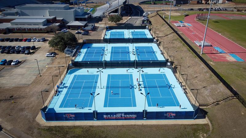 Bulldog Tennis підписує п'ятизіркового новобранця Лексі Паттон