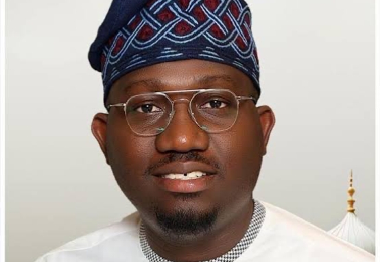 Керівник фінансових технологій наполягає на прийнятті закону, який би регулював використання штучного інтелекту та вирішував проблеми епохи цифрових технологій