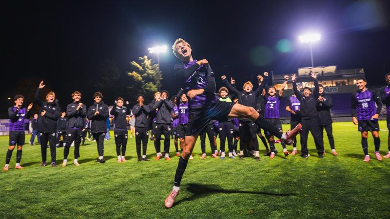 Приєднуйтесь до чоловічого футбольного шоу № 6 Portland Pilots for Selection Show Watch Party цього понеділка!