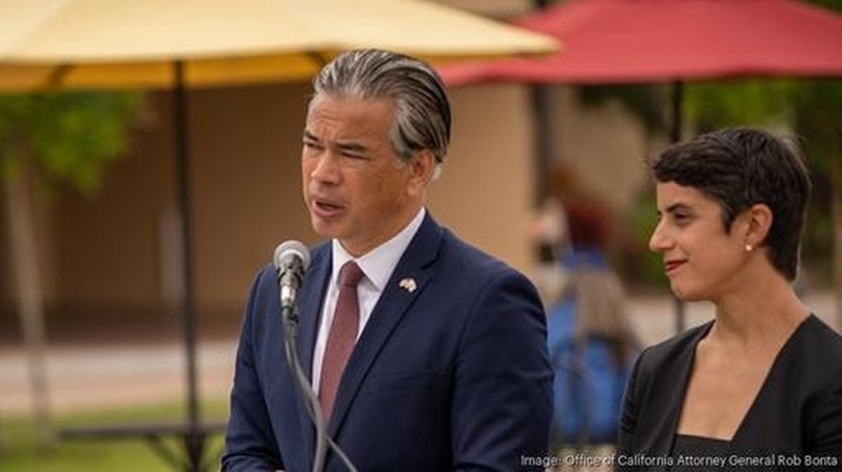 Технічні гіганти кидають виклик Каліфорнії через закон про соціальні медіа